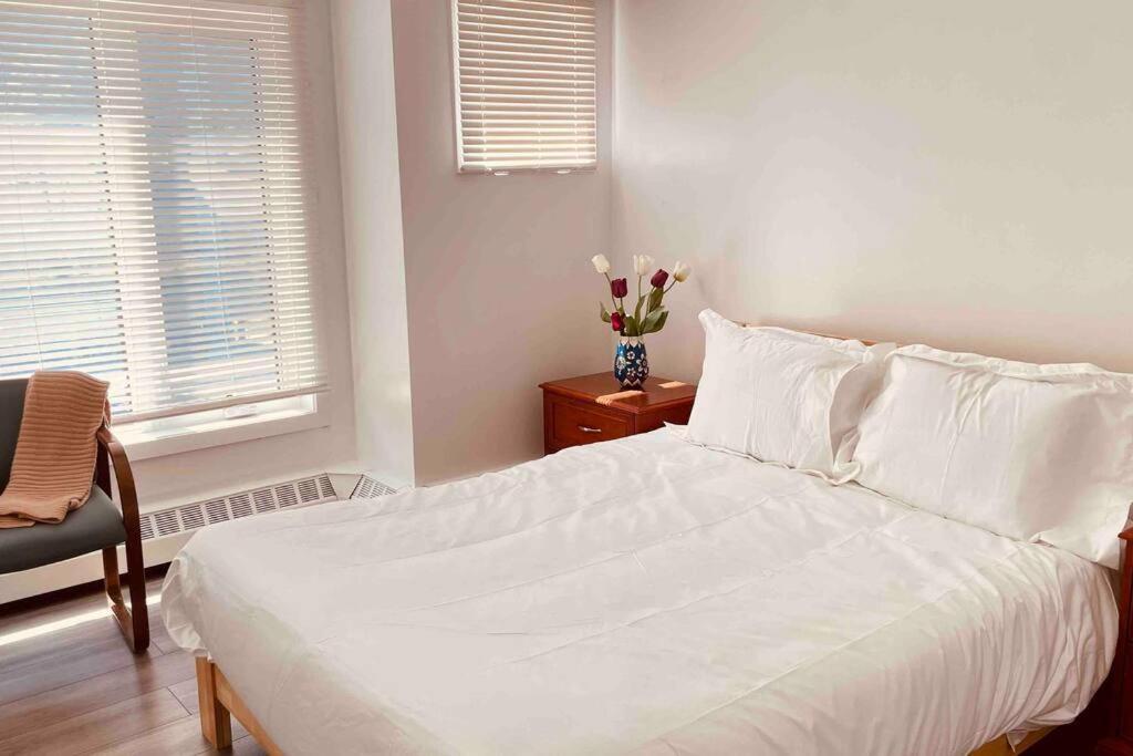 Unit #201 Cozy Mountain View 1Br In Dt Lägenhet Canmore Exteriör bild