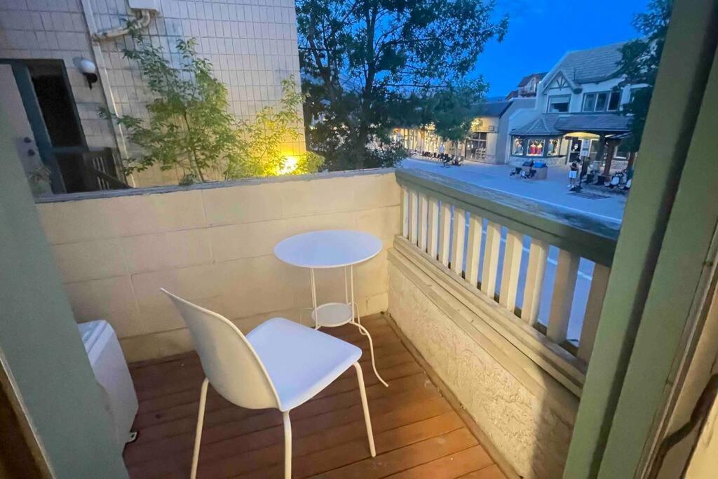 Unit #201 Cozy Mountain View 1Br In Dt Lägenhet Canmore Exteriör bild