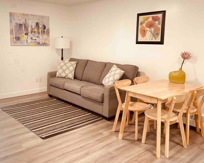 Unit #201 Cozy Mountain View 1Br In Dt Lägenhet Canmore Exteriör bild