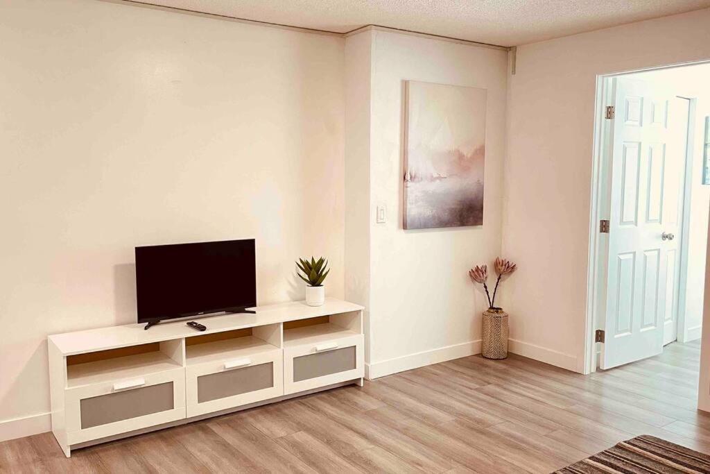 Unit #201 Cozy Mountain View 1Br In Dt Lägenhet Canmore Exteriör bild