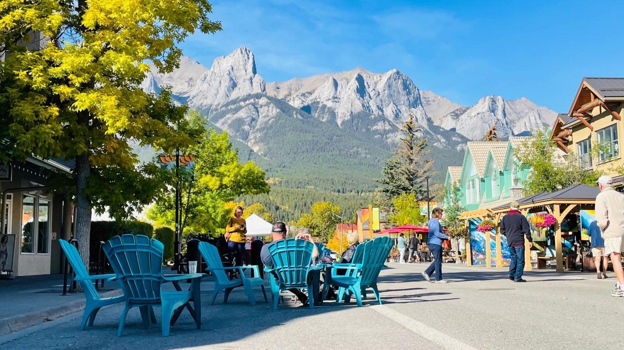 Unit #201 Cozy Mountain View 1Br In Dt Lägenhet Canmore Exteriör bild